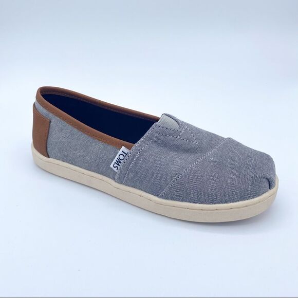 Toms Youth Classic Shoes NWT Size 6 - Picture 1 of 7